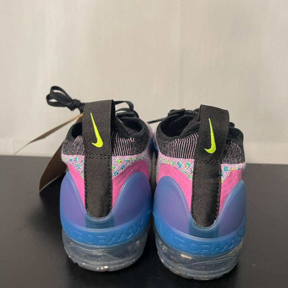 Nike Air VaporMax 2021 Flyknit Next Nature
- Size 5.5 women’s - Picture 6 of 6